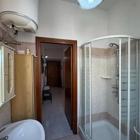 Apartment Retro Charm & Metro Comfort In Rome