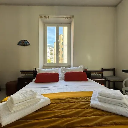 Apartment Retro Charm & Metro Comfort In Rome