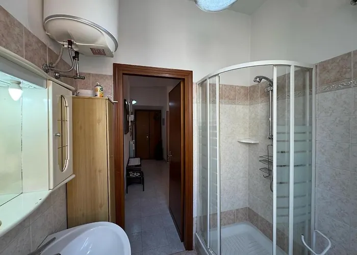 Apartment Retro Charm & Metro Comfort In Rome