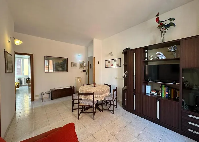 Retro Charm & Metro Comfort In *